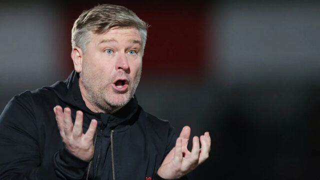 Salford preberá „kolektívnu zodpovednosť“ za stratu
