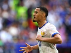 Saliba vylúčil z francúzskeho tímu priateľov, Lacroix povolal ako náhradu Saliba vylúčil z francúzskeho tímu priateľov, Lacroix povolal ako náhradu