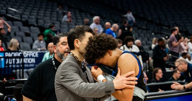 San Juan Hills prehralo finále chlapčenskej basketbalovej divízie IV po trestných hodoch na poslednú sekundu
