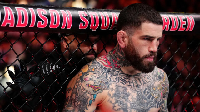 NEW YORK, NEW YORK – 15. NOVEMBRA: Sean Brady vstupuje do oktagonu v zápase welterovej váhy počas podujatia UFC 322 v Madison Square Garden 15. novembra 2025 v New Yorku. (Foto: Jeff Bottari/Zuffa LLC)