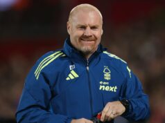 Sean Dyche sa smeje zo špekulácií Tottenhamu: „Dávam si polliter Guinnessa“ Sean Dyche je zvažovaný ako kandidát na Tottenham (Getty Images)