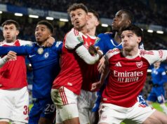 Sedem odborníkov predpovedá Arsenal vs Chelsea s usvedčujúcim hodnotením Hráči Arsenalu a Chelsea súperia o loptu po rohu