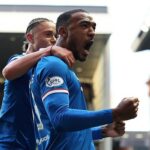 Derek Cornelius oslavuje gól Rangers proti Kilmarnocku v októbri