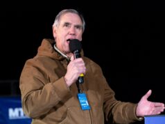 Senátori navrhujú zákaz pre predstaviteľov americkej vlády obchodovať s predikčnými trhmi | Politické správy Senátori navrhujú zákaz pre predstaviteľov americkej vlády obchodovať s predikčnými trhmi | Politické správy