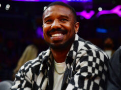 Serena Williams, Alexis Ohanian a Coco Gauff oslavujú zisk Oscara Michaela B. Jordana Serena Williams, Alexis Ohanian a Coco Gauff oslavujú zisk Oscara Michaela B. Jordana