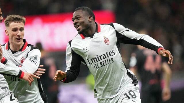 Serie A: AC Miláno znížilo náskok Interu, porazilo Turín 3:2; Juventus remizoval so Sassuolom 1:1
