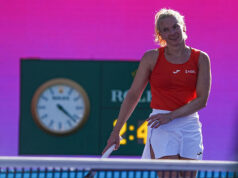 Siniaková odstupuje z BNP Paribas Open v druhom sete so Svitolinovou Katerina Siniaková sa usmieva po tom, čo zdolala Mirru Andreevovú v 3. kole dvojhry žien na turnaji BNP Paribas Open v Indian Wells v Kalifornii 9. marca 2026.