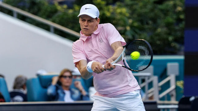 Sinner predĺžil svoj rekord o úspech v Miami
