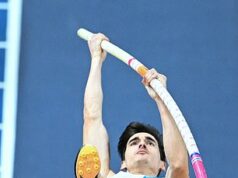 Skokan o žrdi VYČIERAL sedembojára s túlavou tyčou uprostred pretekov na halových majstrovstvách sveta Skokan o žrdi David Holy (na obrázku) udrel sedembojára Joseho Fernanda Ferreiru, keď jeho neúspešný pokus zasiahol Brazílčana do tváre tyčou.