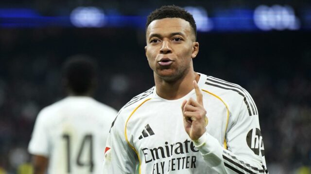 Skontroloval Real Madrid nesprávne koleno Kyliana Mbappeho? Francúzsko dopredu odpovedá
