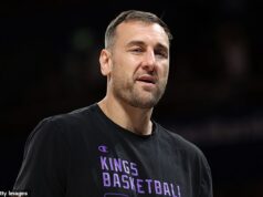 Skvelý hráč NBA Andrew Bogut je obvinený zo zahanbujúceho rivala v röntgenových výbuchoch – potom to zdvojnásobí príspevkom WILD na sociálnej sieti Adelaide 36ers podala formálnu sťažnosť NBL za „pretrvávajúce a opakované osobné útoky“ zo strany asistenta trénera Sydney Kings