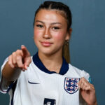 Sledujte tlačové konferencie Wiegmana ako 17-ročného Parkinsona menovaného v anglickom tíme