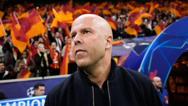 Slot povedal, aby zhodil Liverpool „škrupinu“, keď Wirtz po porážke Galatasaray vyvolal hnev
