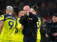 Slot vrece? „Ako dlho ešte bude dovolené, aby nás tento podvod privádzal do rozpakov?“ Slot vrece? "Ako dlho ešte bude dovolené, aby nás tento podvod privádzal do rozpakov?"