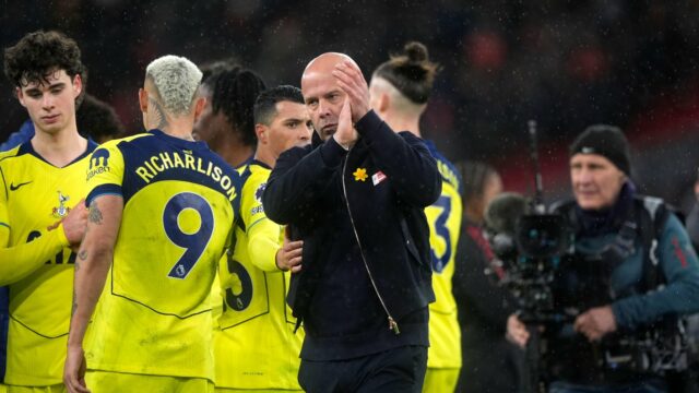 Slot vrece? "Ako dlho ešte bude dovolené, aby nás tento podvod privádzal do rozpakov?"
