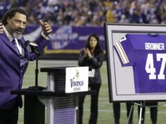 Smrť Joeyho Brownera: Bol hviezdnym obrancom pre USC a Vikings Smrť Joeyho Brownera: Bol hviezdnym obrancom pre USC a Vikings