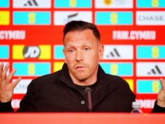 Snaha hviezdy Tottenhamu zmeniť vernosť z Anglicka sa zastavila, keď unikli výpary šéfa Ashley Phillipsová