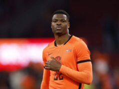 Správa: Liverpool je pripravený obnoviť záujem o obrancu klauzulou 21 miliónov libier Správa: Liverpool je pripravený obnoviť záujem o obrancu klauzulou 21 miliónov libier