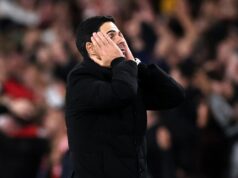 Správy Arsenalu: Mikel Arteta dostane aktualizáciu prestupov za 59 miliónov libier, pretože kľúčová hviezda „môže byť preč“ Manažér Arsenalu Mikel Arteta počas zápasu Premier League medzi Fulhamom a Arsenalom v Craven Cottage 18. októbra 2025 v Londýne v Anglicku.