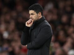 Správy Arsenalu: Mikel Arteta povedal riaditeľovi klubu, aby zhromaždil informácie, keď hráč opustí Londýn v lietadle Mikel Arteta