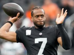 Správy NFL: Raiders údajne prepustia Gena Smitha po 1 sezóne Správy NFL: Raiders údajne prepustia Gena Smitha po 1 sezóne