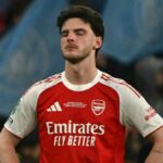 Čakanie Mikela Artetu a Arsenalu na trofej sa vlečie