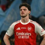 Declan Rice vyzerá skľúčene pre Arsenal