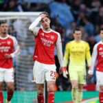 Kai Havertz z Arsenalu vyzerá skľúčene po tom, čo Nico O'Reilly z Manchestru City (bez obrázku) strelil prvý gól svojho tímu počas finálového zápasu Carabao Cupu medzi Arsenalom a Manchestrom City na štadióne Wembley 22. marca 2026 v Londýne v Anglicku.