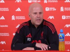 Správy z Liverpoolu: Arne Slot otvára „možnosť“, keďže Micky van de Ven je spojený s prestupom Tréner Liverpoolu Arne Slot má na mysli prestupy