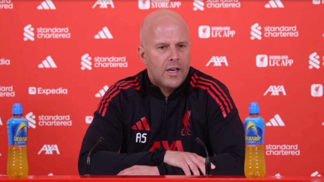 Tréner Liverpoolu Arne Slot má na mysli prestupy