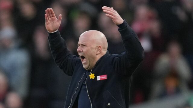 Správy z Liverpoolu: Arne Slot po žalostnej remíze odvolal a Arne Slot je v Liverpoole pod rastúcim tlakom