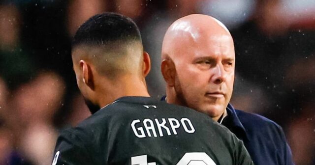 Správy z Liverpoolu: Arne Slot robí z Codyho Gakpa „ľahký Tréner Liverpoolu Arne Slot má na mysli prestupy