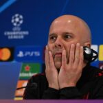 ANFIELD, ANGLICKO - 17. MAREC: (VYCHÁDZA SLNKO. V NEDEĽU VYCHÁDZA SLNKO) Arne Slot, hlavný tréner Liverpoolu počas tlačovej konferencie na štadióne Anfield 17. marca 2026 v anglickom Anfielde. (Foto: John Powell/Liverpool FC cez Getty Images)