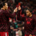 WOLVERHAMPTON, ANGLICKO - 6. marca: Virgil van Dijk z Liverpoolu počas zápasu piateho kola Emirates FA Cup medzi Wolverhampton Wanderers a Liverpoolom 6. marca 2026 v anglickom Wolverhamptone. (Foto: Simon Stacpoole/Offsajd/Offsajd cez Getty Images)