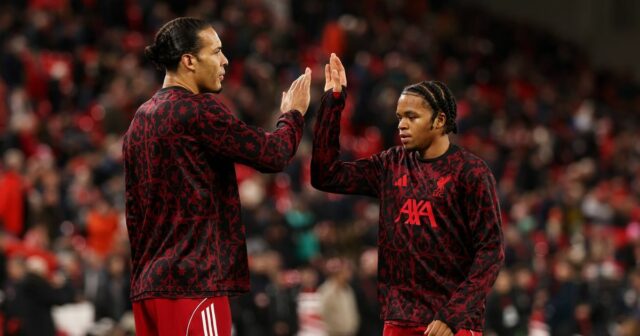 WOLVERHAMPTON, ANGLICKO - 6. marca: Virgil van Dijk z Liverpoolu počas zápasu piateho kola Emirates FA Cup medzi Wolverhampton Wanderers a Liverpoolom 6. marca 2026 v anglickom Wolverhamptone. (Foto: Simon Stacpoole/Offsajd/Offsajd cez Getty Images)