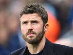 Správy z Man Utd: Prestupový nájazd za 113 miliónov £ s „pokročilými rozhovormi“, keď Michael Carrick mení plány Michael Carrick