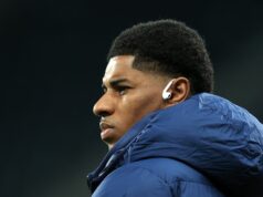 Správy z Man Utd: Rashford ako manažér posiela správu predstavenstvu a obavy Mbeuma rastú Marcus Rashford z Barcelony