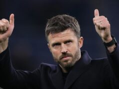 Správy z Man Utd: Veľká podpora v prenasledovaní stredopoliara za 100 miliónov libier s klubom Premier League otvoreným dohode Michael Carrick