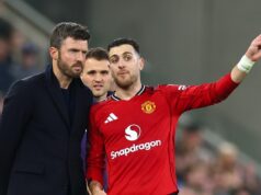 Správy z Man Utd: Veľká podpora v pretekoch pre stredopoliara za 100 miliónov libier, keďže hviezda dáva aktualizáciu Michaelovi Carrickovi Obrázok obsahu