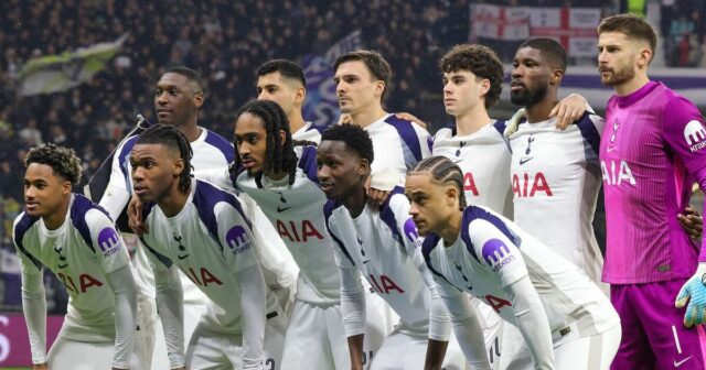 Spurs potrestali obmedzenie organizácie šampiónov a poplatok za „nacistické pozdravy“|Futbal|Športová Spurs potrestali obmedzenie organizácie šampiónov a poplatok za „nacistické pozdravy“|Futbal|Športová aktivita