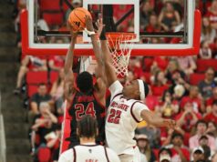 Stanford sa drží neskoro, aby porazil NC State Basketbal NCAA: Stanford v štáte NC