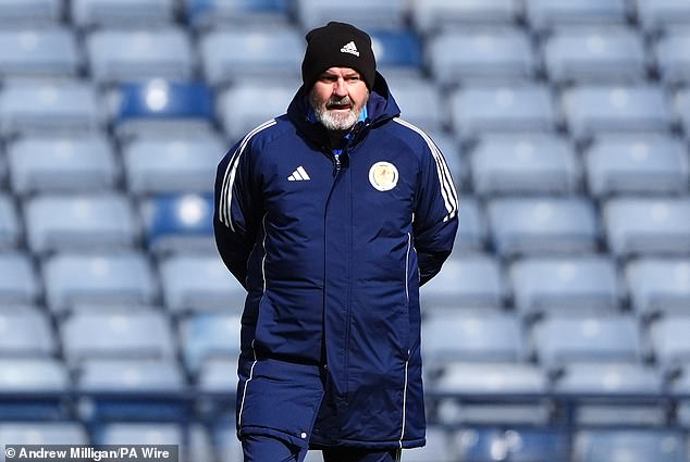 Steve Clarke vyberie mamutie 55-MAN ako počiatočný tím pre Svetový Škótsky šéf Steve Clarke si pred tohtoročným letným kúskom necháva otvorené možnosti