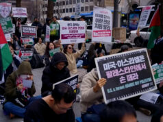 Stovky ľudí protestovali v Soule proti americko-izraelským útokom na Irán | Protesty Stovky ľudí protestovali v Soule proti americko-izraelským útokom na Irán | Protesty