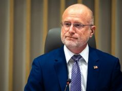 Streamovanie NFL ohrozuje antitrustové výnimky, varuje predseda FCC Streamovanie NFL ohrozuje antitrustové výnimky, varuje predseda FCC