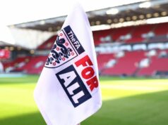 Stretnutie mimo ligy prerušené po zranení, pretože klub posiela „všetky myšlienky a lásku“ Neligový súboj bol ukončený