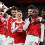 Arsenal skóroval v oboch polčasoch a dostal sa tak pred Bayer Leverkusen