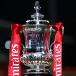 WREXHAM, WALES – 9. januára: O trofej Emirates FA Cup pred zápasom tretieho kola Emirates FA Cup medzi AFC Wrexham a Nottingham Forest 9. januára 2026 vo Wrexhame vo Walese. (Foto: Robbie Jay Barratt - AMA/Getty Images)