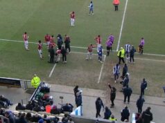 Súboj EFL bol pozastavený, pretože dron prinútil rozhodcu zastaviť hru a priviesť hviezdy z ihriska Colchester vs Walsall