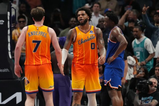 Súhrn NBA: Hornets pokračujú v neskoršom náraste a zastavujú sériu NBA: New York Knicks v Charlotte Hornets