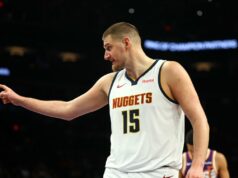 Súhrn NBA: Trojitý double, neskorý výstrel Nikolu Jokica Nuggets NBA: Denver Nuggets v Phoenix Suns